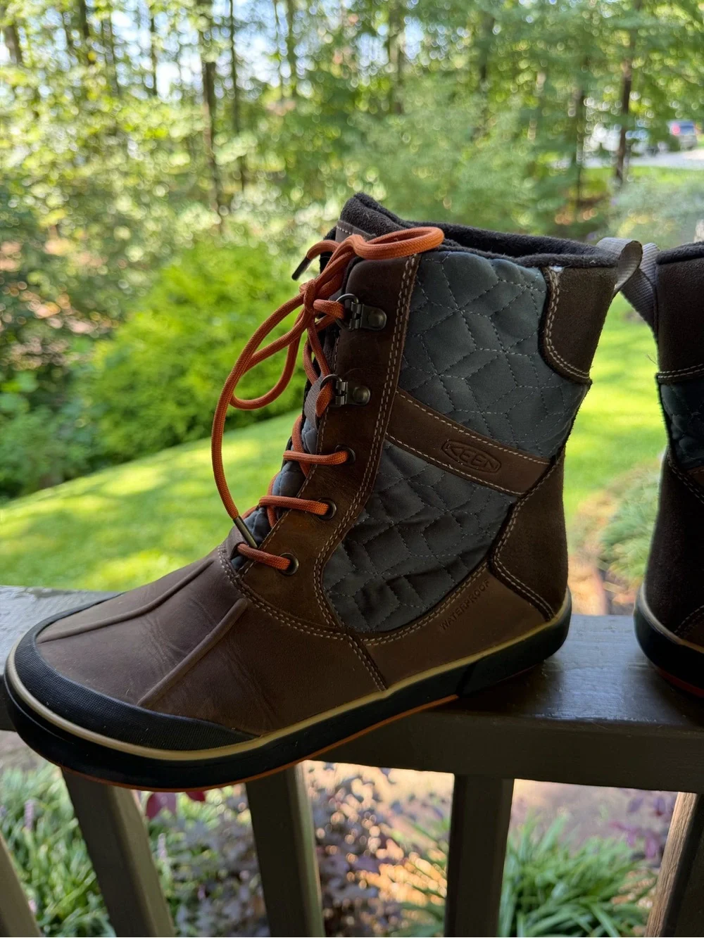 KEEN Women's Brown Quilted Lace-Up Winter Boot Size 9
